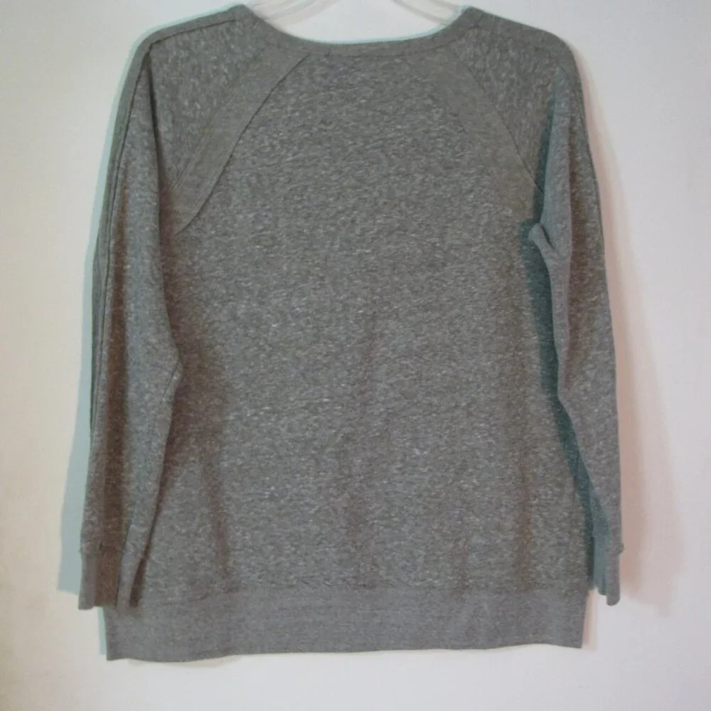 *  New Directions Weekend Top Medium Gray Fuzzy Cozy Shirt EUC - Picture 4 of 4